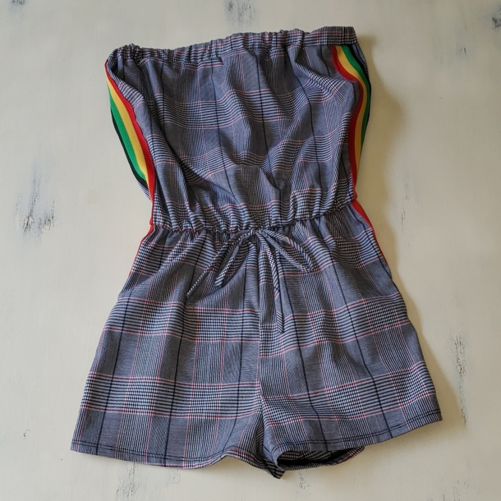 Strapless romper with colorful side stripes